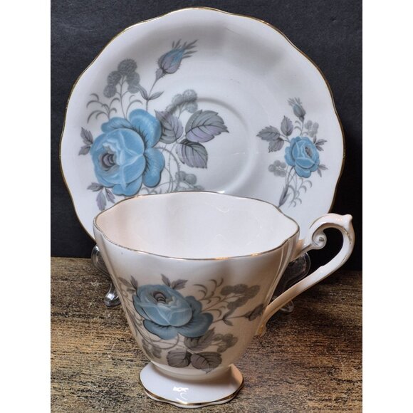 Royal Standard Fine Bone China Blue Rose Footed Teacup & Saucer Set England 2121 - Picture 4 of 8